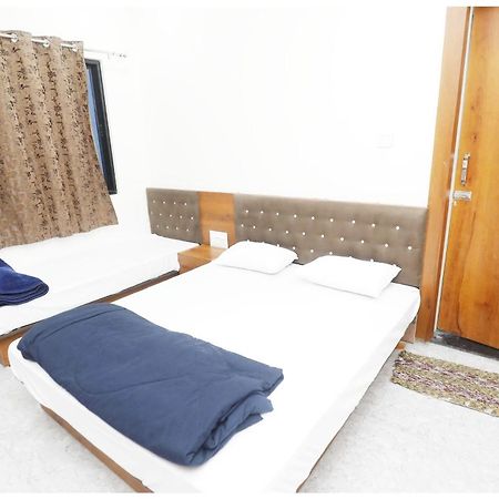 Premium Hotel Ujjain - G A R I M A - Near Mahakal Temple And Rivar - Railway Station - Hygiene & Spacious Room - With Wifi- And Parking Facilities - Best Hotel In Ujjain Dış mekan fotoğraf