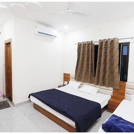 Premium Hotel Ujjain - G A R I M A - Near Mahakal Temple And Rivar - Railway Station - Hygiene & Spacious Room - With Wifi- And Parking Facilities - Best Hotel In Ujjain Dış mekan fotoğraf