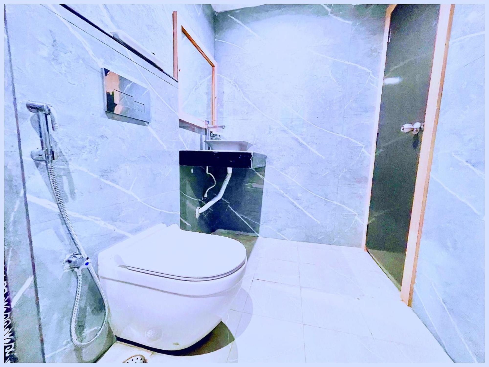 Premium Hotel Ujjain - G A R I M A - Near Mahakal Temple And Rivar - Railway Station - Hygiene & Spacious Room - With Wifi- And Parking Facilities - Best Hotel In Ujjain Dış mekan fotoğraf