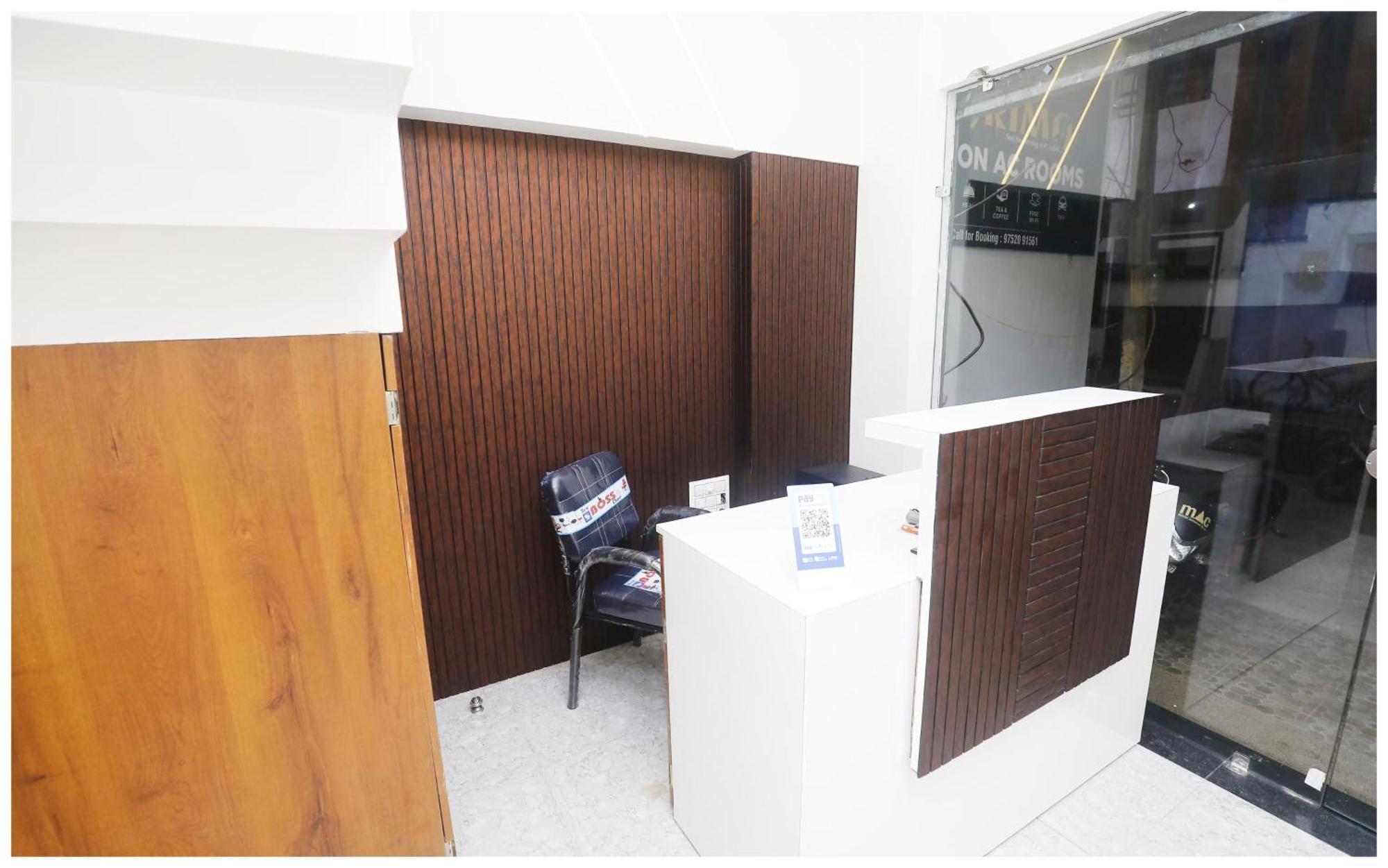 Premium Hotel Ujjain - G A R I M A - Near Mahakal Temple And Rivar - Railway Station - Hygiene & Spacious Room - With Wifi- And Parking Facilities - Best Hotel In Ujjain Dış mekan fotoğraf